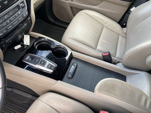 Used 2020 Honda Pilot Touring image 24