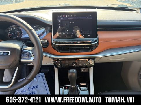 Used 2024 Jeep Compass Limited AWD/4WD image 17