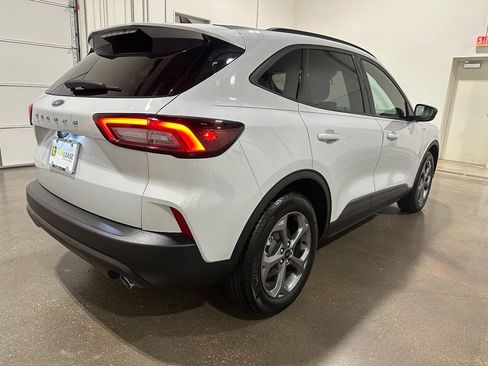 Used 2025 Ford Escape ST-Line FWD image 5