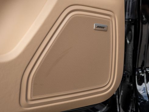 Used 2026 Porsche Macan image 16