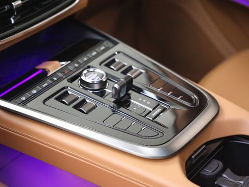 New 2026 Aston Martin DBX 707 image 33