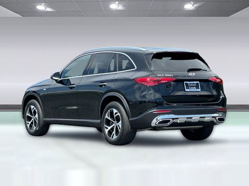 Used 2025 Mercedes-Benz GLC 350e 4MATIC image 3