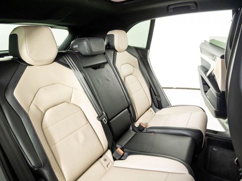 New 2026 Porsche Cayenne Turbo Electric AWD/4WD image 23