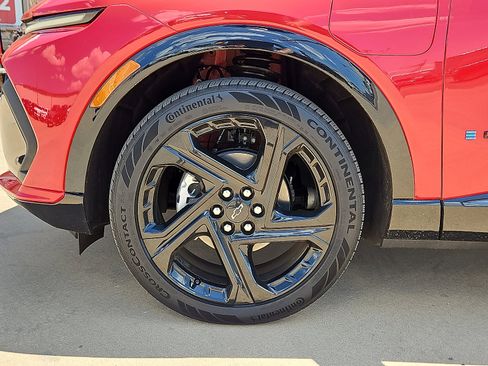 Used 2024 Chevrolet Equinox EV RS image 5