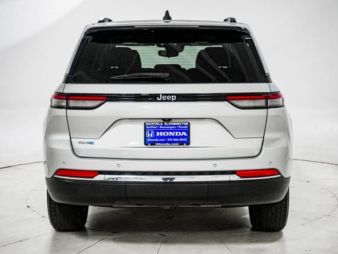 Used 2022 Jeep Grand Cherokee Limited 4xe AWD/4WD image 6