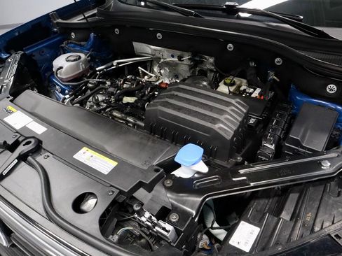 Used 2025 Volkswagen Atlas Cross Sport SEL R-Line image 18