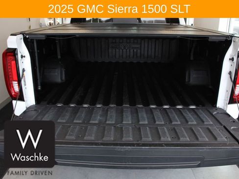 Used 2025 GMC Sierra 1500 SLT w/ SLT Premium Plus Package image 23