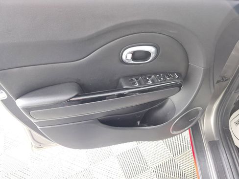 Used 2019 Kia Soul ! w/ Technology Package image 12