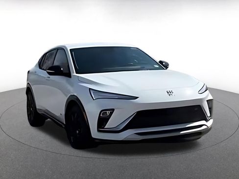 Used 2025 Buick Envista Sport Touring image 11