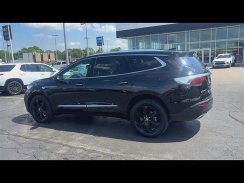 Used 2024 Buick Enclave Essence w/ Experience Buick Package AWD/4WD image 6