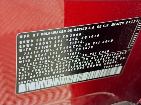 Certified 2022 Volkswagen Taos SE image 31