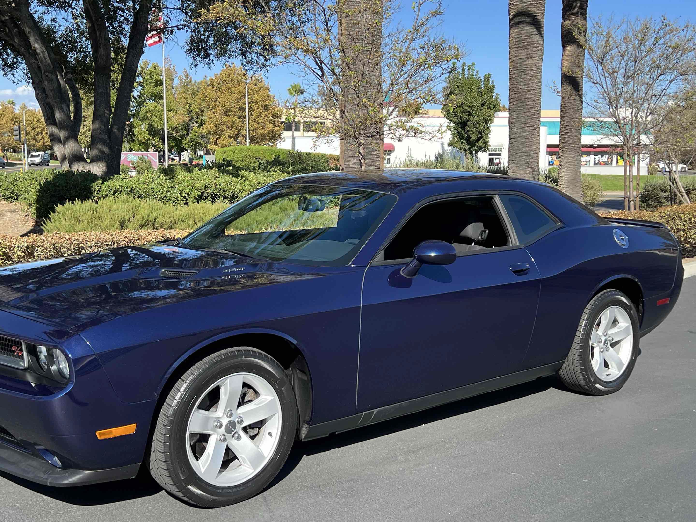 Used 2014 Dodge Challenger R/T RWD image 25