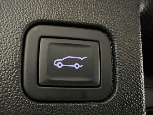 Used 2024 Chevrolet Equinox Premier w/ LPO, Floor Liner Package image 17