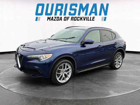 Used 2018 Alfa Romeo Stelvio Ti Sport image 2