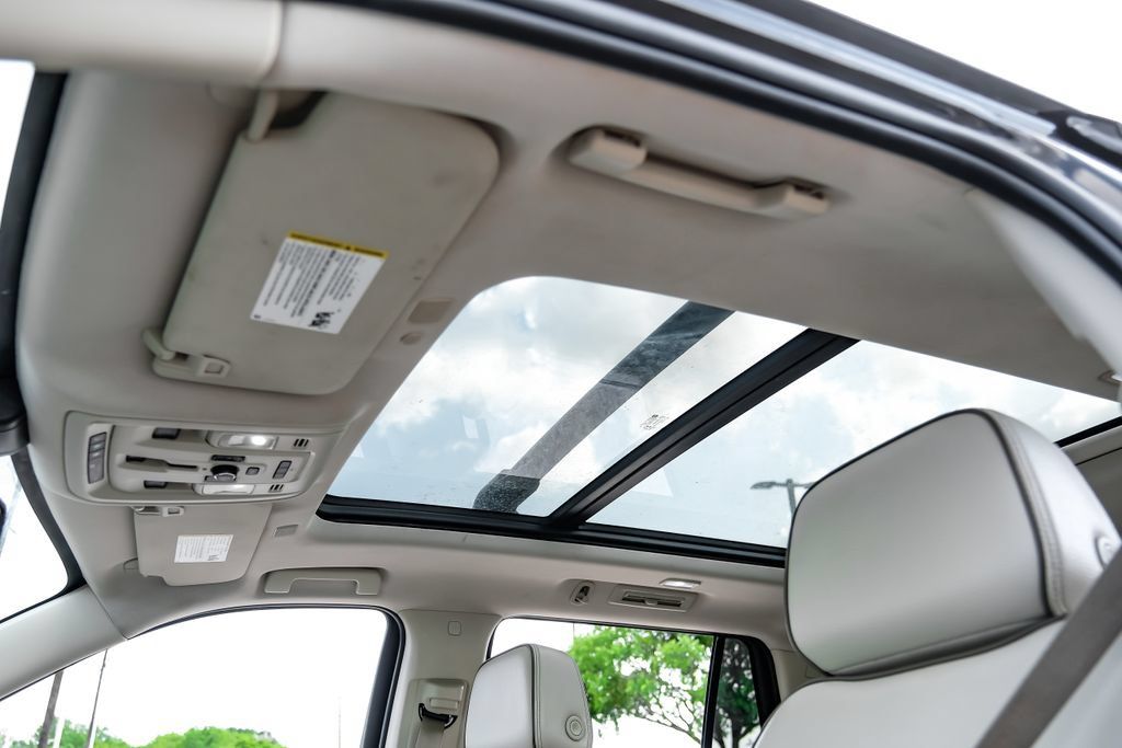 Used 2022 GMC Yukon Denali AWD/4WD image 36