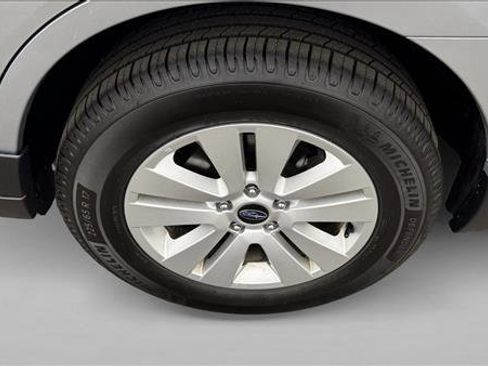 Used 2019 Subaru Outback 2.5i AWD/4WD image 9