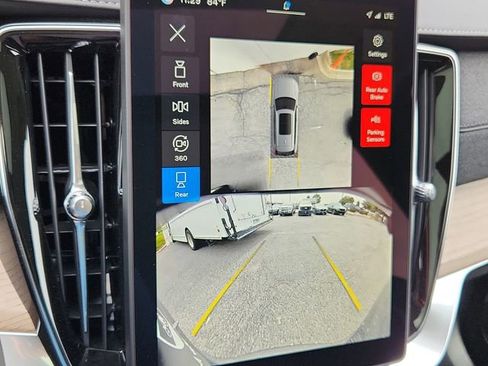 New 2025 Volvo XC90 B6 Plus w/ Protection Package Premier image 21