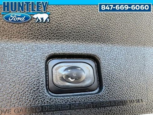 Used 2019 Ford Explorer XLT w/ Equipment Group 202A AWD/4WD image 13