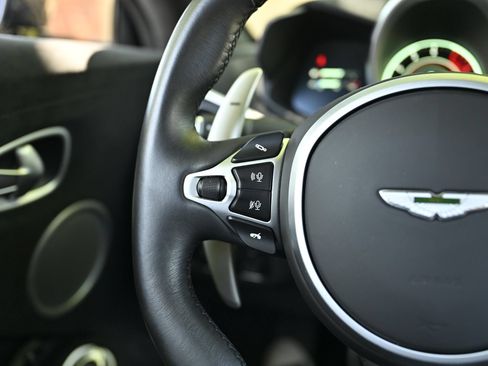 Used 2020 Aston Martin V8 Vantage Coupe RWD image 37