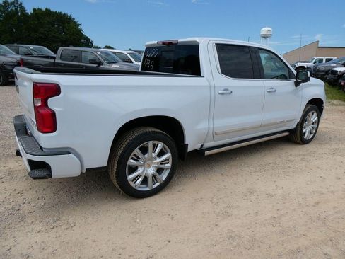 New 2026 Chevrolet Silverado 1500 High Country AWD/4WD image 5