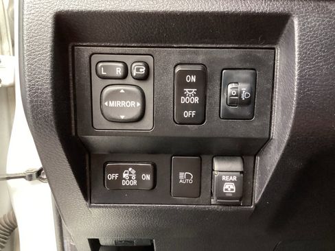 Used 2020 Toyota Tundra 1794 Edition image 31