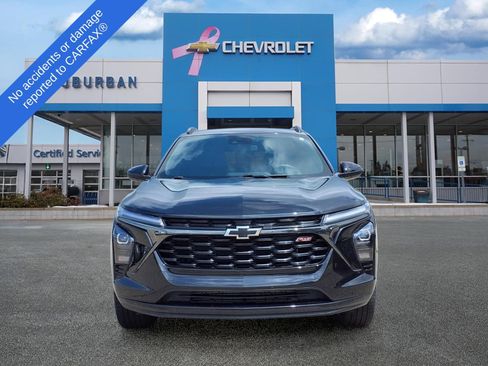 Used 2024 Chevrolet Trax RS w/ Driver Confidence Package FWD image 2