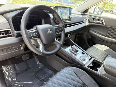 Used 2023 Mitsubishi Outlander SEL AWD/4WD image 22