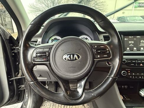 Used 2017 Kia Niro EX image 14