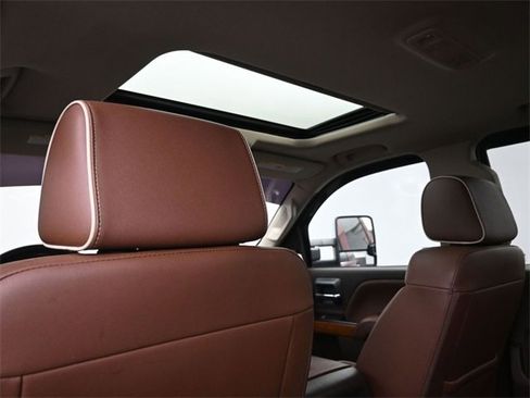 Used 2018 Chevrolet Silverado 2500 High Country w/ Duramax Plus Package image 20