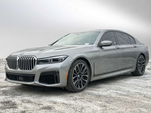 Used 2020 BMW 750i xDrive w/ M Sport Package image 7