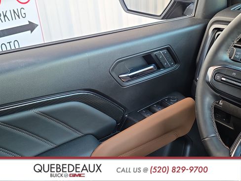 Used 2025 GMC Canyon AT4 w/ AT4 Premium Package image 26