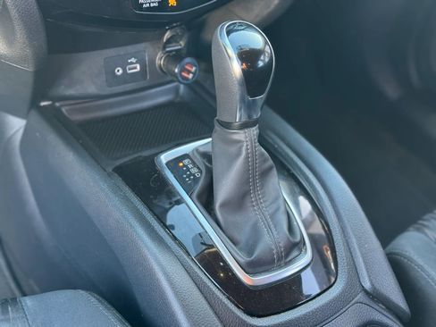 Used 2018 Nissan Rogue S image 23