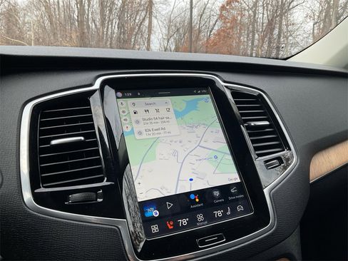 Certified 2025 Volvo XC90 B6 Plus image 19