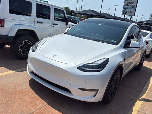 Used 2022 Tesla Model Y Performance AWD/4WD image 2