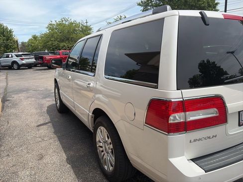 Used 2013 Lincoln Navigator 4WD image 4