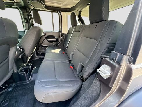 Used 2021 Jeep Wrangler Unlimited Sport image 22