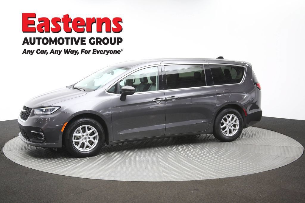 Used 2023 Chrysler Pacifica Touring-L FWD image 61