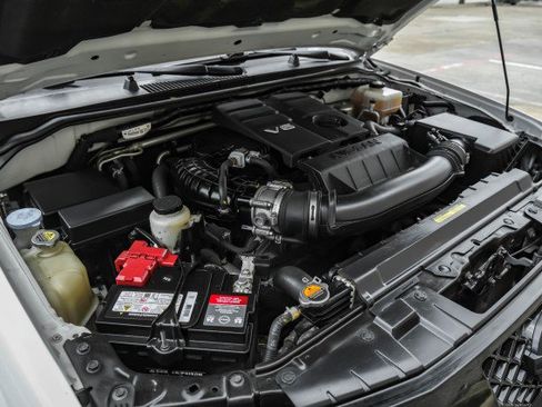 Used 2021 Nissan Frontier SV w/ Midnight Edition Floor Mats image 52