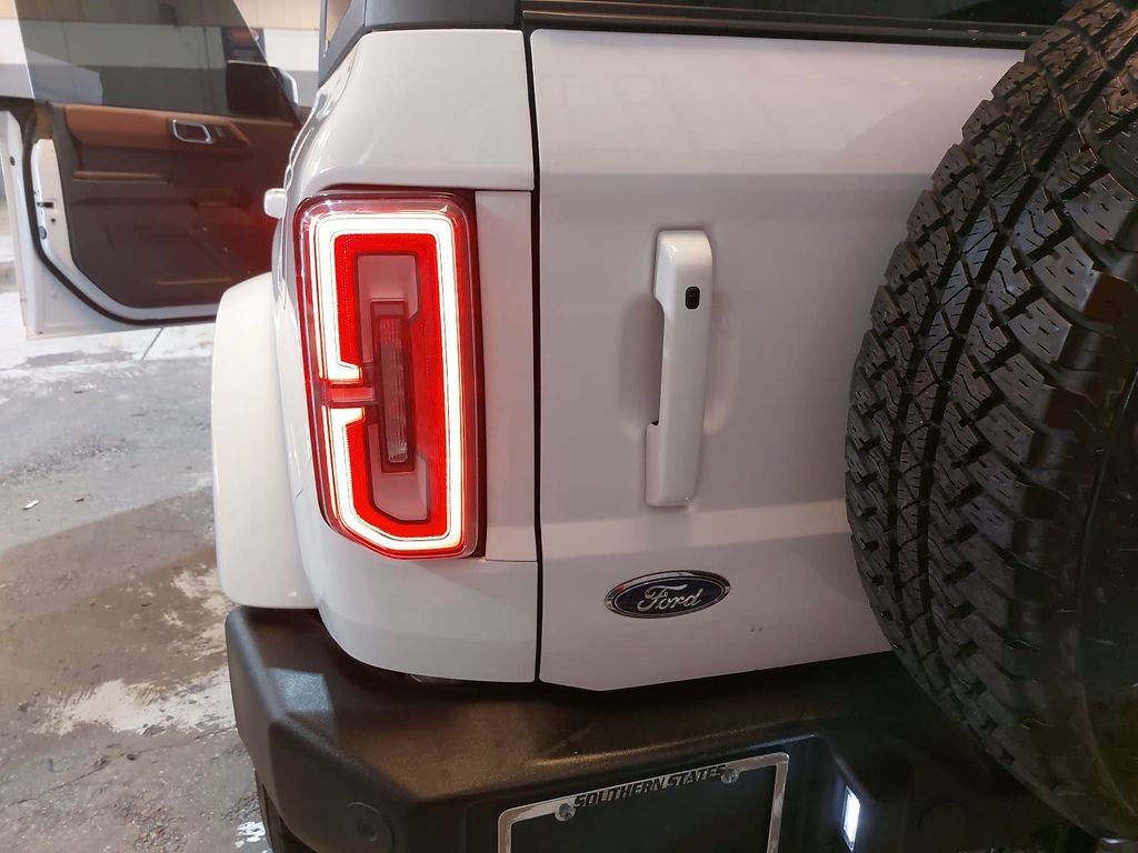 Used 2024 Ford Bronco Outer Banks AWD/4WD image 34