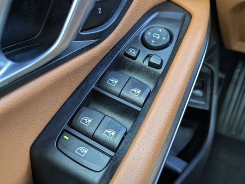 Used 2023 BMW 330i Sedan w/ Premium Package image 27