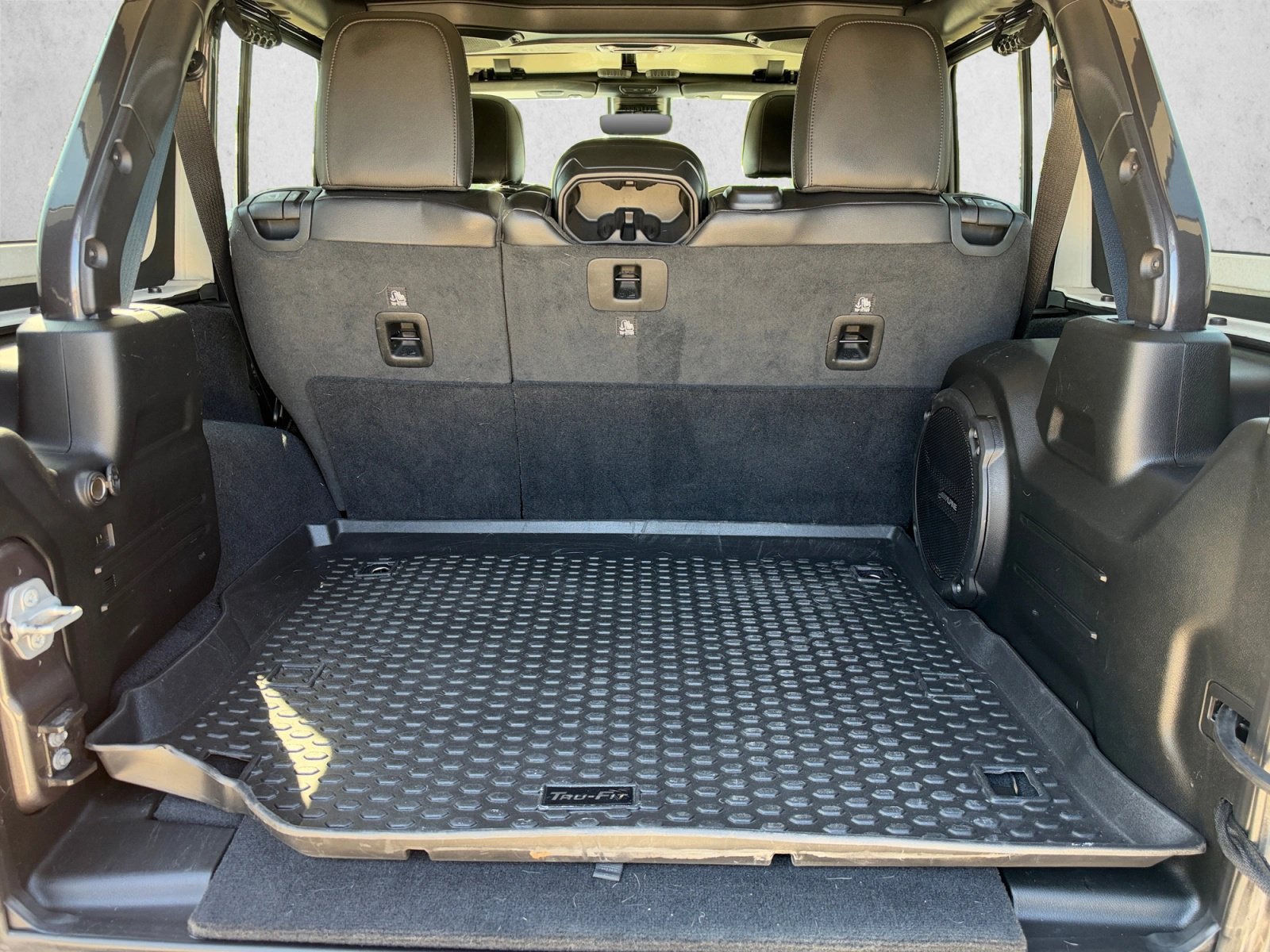 Used 2020 Jeep Wrangler Unlimited Sahara AWD/4WD image 23