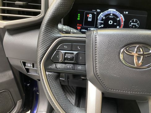 Used 2025 Toyota Tundra Limited image 35