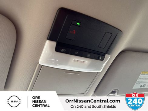 Used 2025 Nissan Pathfinder SV image 31