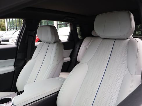 Used 2025 Cadillac Lyriq Luxury RWD image 37
