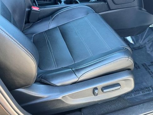 Certified 2017 Honda CR-V Touring image 11