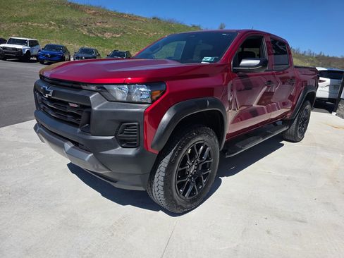Used 2024 Chevrolet Colorado Trail Boss w/ LPO, Dark Essentials Package AWD/4WD image 3