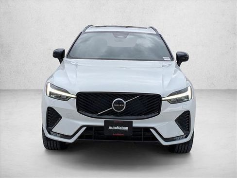 New 2026 Volvo XC60 B5 Plus w/ Climate Package image 5