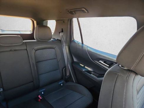 Used 2025 Chevrolet Equinox LT AWD/4WD image 7