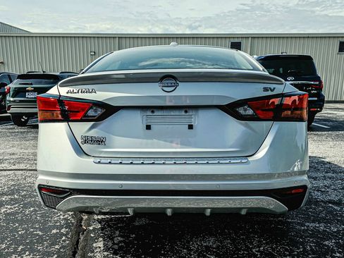 Used 2023 Nissan Altima 2.5 SV FWD image 5