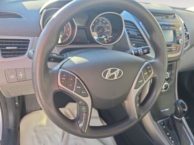Used 2015 Hyundai Elantra SE w/ Option Group 02 FWD image 12